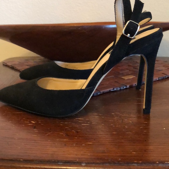 Back 4” sling back heels - Picture 3 of 6
